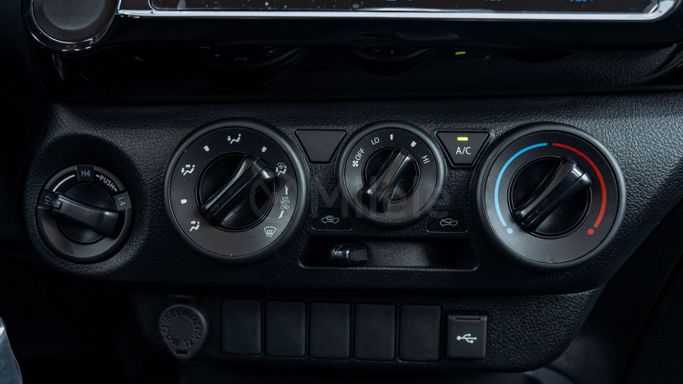 Новый Toyota Hilux VIII Рестайлинг 2, 2.7 л, 2025 в Дубае от Milele Белый цвет. Other | AUTO.AE