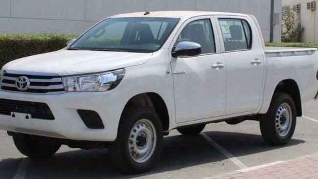 New Toyota Hilux VIII Facelift, 2.4 l, 2022 in Dubai by Falcons GT Motors FZCO, White color. GCC Specs | AUTO.AE