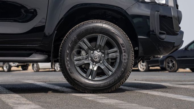 Новый Toyota Hilux VIII Рестайлинг, 2.7 л, 2025 в Дубае от Milele Черный цвет. Other | AUTO.AE