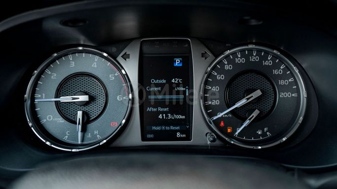 جديدة Toyota Hilux VIII تجميل الوجه, 2.4 l, 2025 في في دبي من Milele، اللون أبيض. أخرى | AUTO.AE