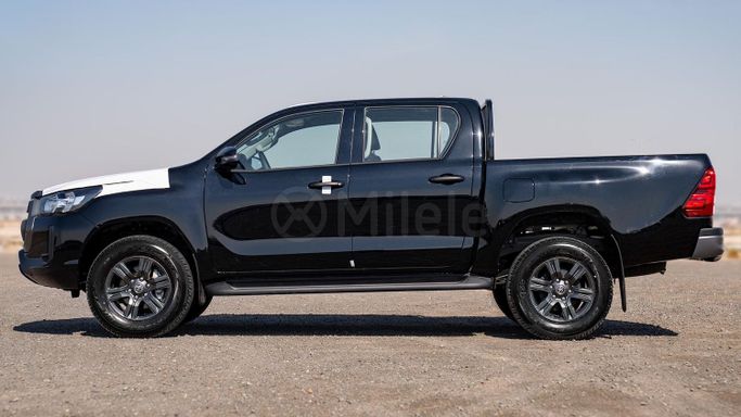 New Toyota Hilux VIII Facelift, 2.7 l, 2024 in Dubai by Milele, Black color. Other | AUTO.AE