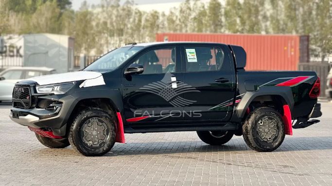 Новый Toyota Hilux VIII Рестайлинг, 4.0 л, 2025 в Дубае от Falcons GT Motors FZCO Черный цвет. Other | AUTO.AE
