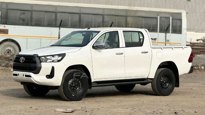 Новый Toyota Hilux VIII Рестайлинг, 2.4 л, 2024 в Дубае от Falcons GT Motors FZCO Белый цвет. Other | AUTO.AE