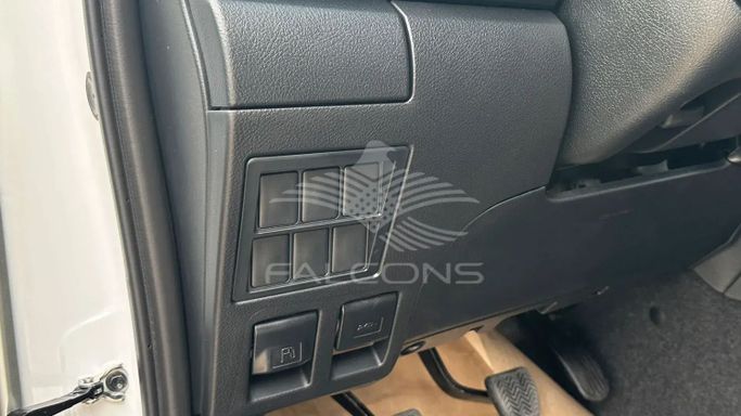 Новый Toyota Hilux VIII Рестайлинг, 2.4 л, 2024 в Дубае от Falcons GT Motors FZCO Белый цвет. Other | AUTO.AE