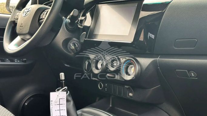 Новый Toyota Hilux VIII Рестайлинг, 2.4 л, 2024 в Дубае от Falcons GT Motors FZCO Белый цвет. Other | AUTO.AE