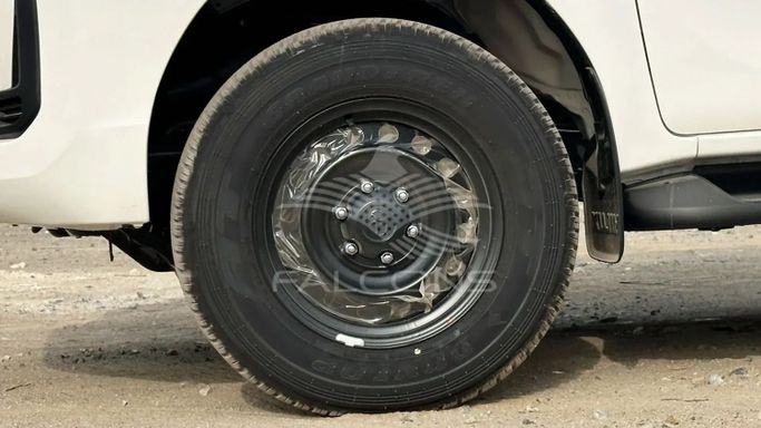 Новый Toyota Hilux VIII Рестайлинг, 2.4 л, 2024 в Дубае от Falcons GT Motors FZCO Белый цвет. Other | AUTO.AE