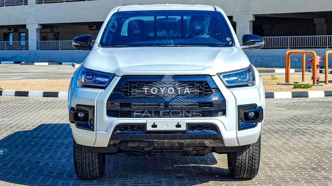 New Toyota Hilux VIII Facelift, 2.8 l, 2024 in Dubai by Falcons GT Motors FZCO, White color. Other | AUTO.AE