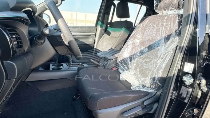 Новый Toyota Hilux VIII Рестайлинг, 4.0 л, 2025 в Дубае от Falcons GT Motors FZCO Белый цвет. Other | AUTO.AE