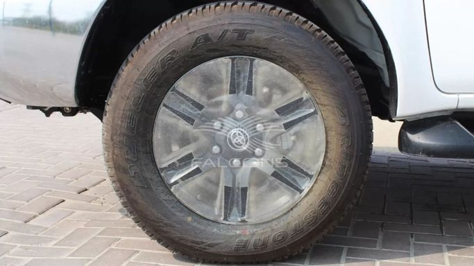 Новый Toyota Hilux VIII Рестайлинг, 2.7 л, 2023 в Дубае от Falcons GT Motors FZCO Белый цвет. Other | AUTO.AE