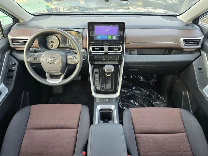 New Toyota Innova II, 2.7 l, 2024 in Dubai by Mohamed Hakim Motors, Black color. GCC Specs | AUTO.AE