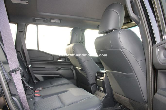 Новый Toyota Land Cruiser Prado 250 Series, 2.8 л, 2025 в Дубае от Alhamd Motors Черный цвет. Other | AUTO.AE