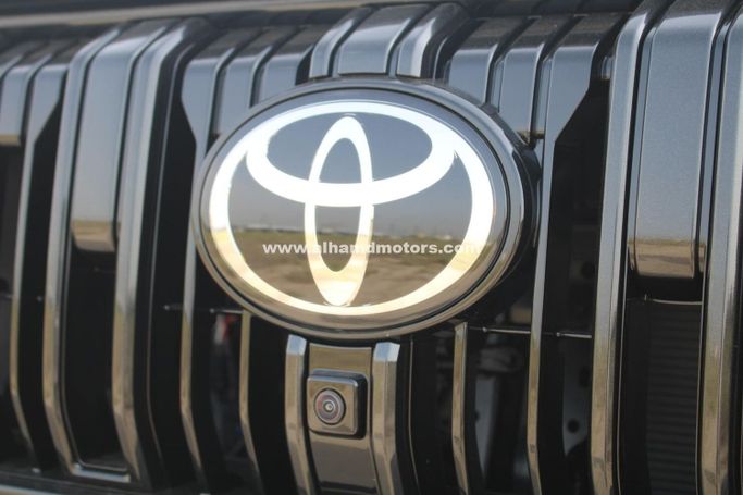 Новый Toyota Land Cruiser Prado 250 Series, 2.8 л, 2025 в Дубае от Alhamd Motors Черный цвет. Other | AUTO.AE