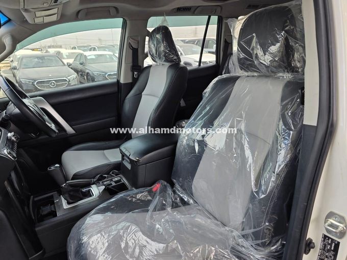 Подержанный Toyota Land Cruiser Prado 150 Series Рестайлинг 1, 3.0 л, 2015 в Дубае от Alhamd Motors Белый цвет. Other | AUTO.AE