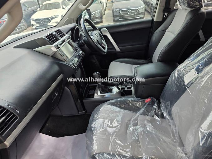 Подержанный Toyota Land Cruiser Prado 150 Series Рестайлинг 1, 3.0 л, 2015 в Дубае от Alhamd Motors Белый цвет. Other | AUTO.AE