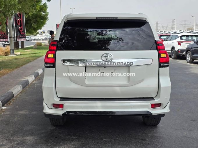 Подержанный Toyota Land Cruiser Prado 150 Series Рестайлинг 1, 3.0 л, 2015 в Дубае от Alhamd Motors Белый цвет. Other | AUTO.AE