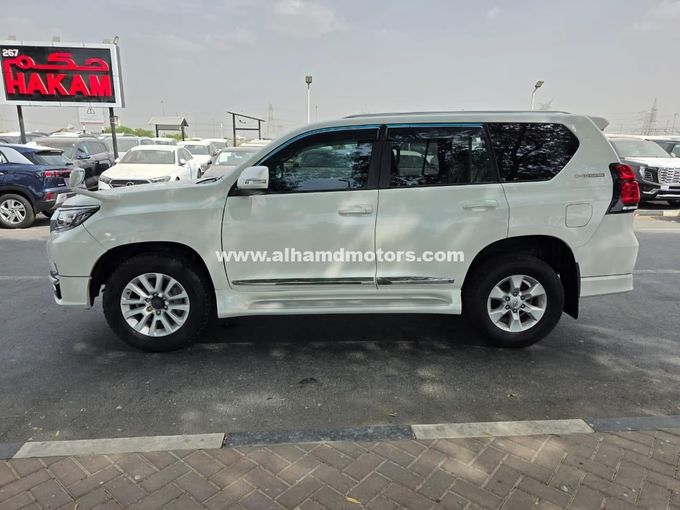 Подержанный Toyota Land Cruiser Prado 150 Series Рестайлинг 1, 3.0 л, 2015 в Дубае от Alhamd Motors Белый цвет. Other | AUTO.AE