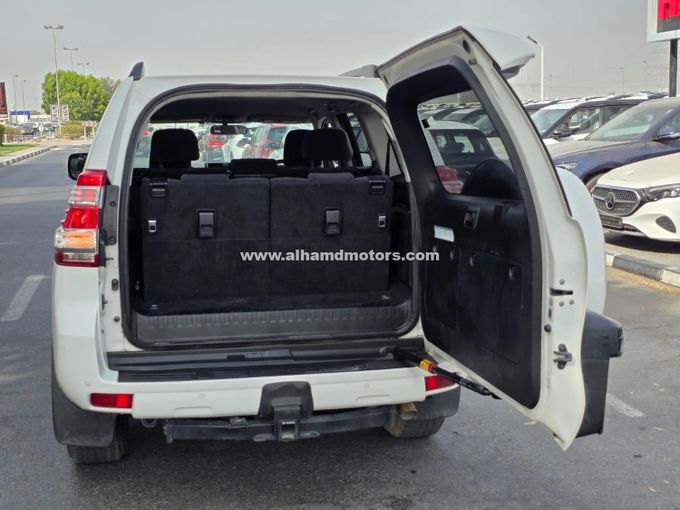 Подержанный Toyota Land Cruiser Prado 150 Series Рестайлинг 1, 2.8 л, 2016 в Дубае от Alhamd Motors Белый цвет. Other | AUTO.AE