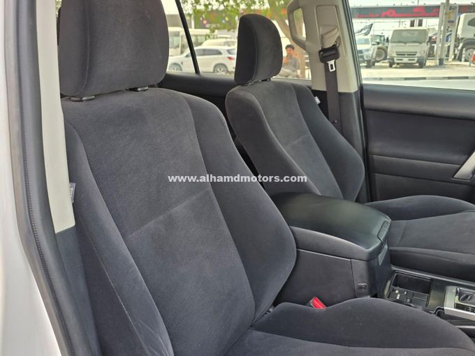 Подержанный Toyota Land Cruiser Prado 150 Series Рестайлинг 1, 2.8 л, 2016 в Дубае от Alhamd Motors Белый цвет. Other | AUTO.AE