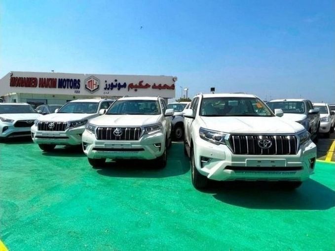 New Toyota Land Cruiser Prado 150 Series Facelift 3, 4.0 l, 2023 in Dubai by Mohamed Hakim Motors, White color. GCC Specs | AUTO.AE