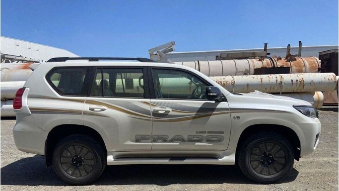 New Toyota Land Cruiser Prado 150 Series Facelift 3, 4.0 l, 2023 in Dubai by Mohamed Hakim Motors, White color. GCC Specs | AUTO.AE