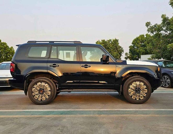 Новый Toyota Land Cruiser Prado 250 Series, 2.4 л, 2025 в Дубае от SK Motors Черный цвет. GCC | AUTO.AE