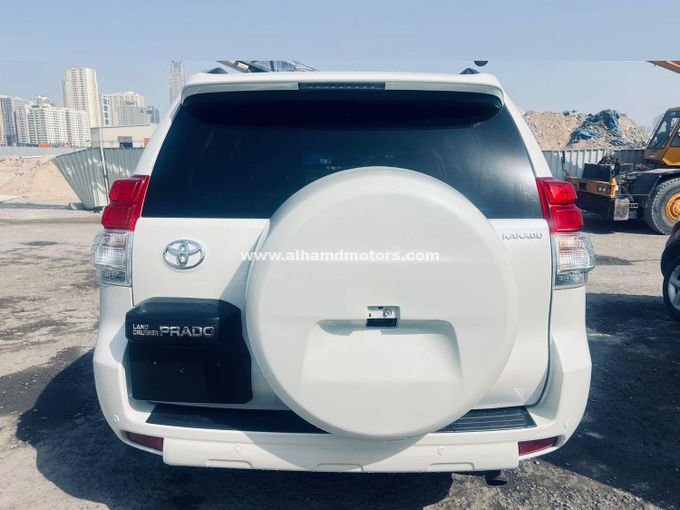 Подержанный Toyota Land Cruiser Prado 150 Series Рестайлинг 1, 3.0 л, 2013 в Дубае от Alhamd Motors Белый цвет. Other | AUTO.AE