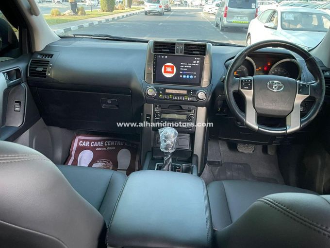 Подержанный Toyota Land Cruiser Prado 150 Series Рестайлинг 1, 3.0 л, 2015 в Дубае от Alhamd Motors Черный цвет. Other | AUTO.AE