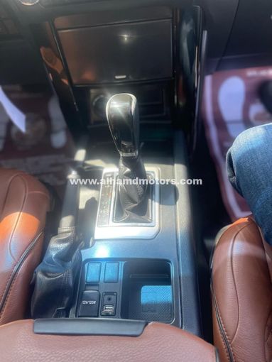 Подержанный Toyota Land Cruiser Prado 150 Series Рестайлинг 1, 2.7 л, 2016 в Дубае от Alhamd Motors Белый цвет. GCC | AUTO.AE