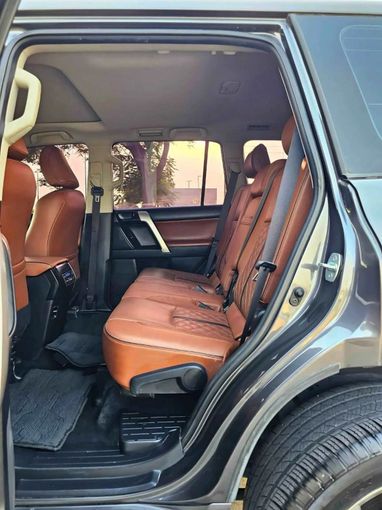 Новый Toyota Land Cruiser Prado 150 Series Рестайлинг 2, 2.7 л, 2018 в Дубае от SK Motors Серый цвет. GCC | AUTO.AE