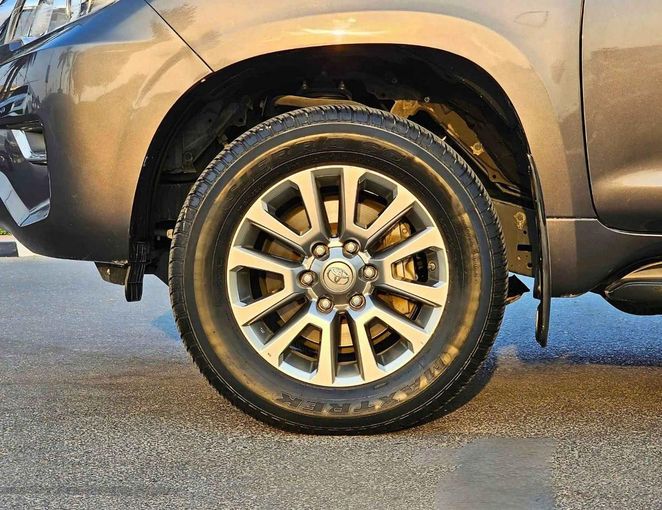 Новый Toyota Land Cruiser Prado 150 Series Рестайлинг 2, 2.7 л, 2018 в Дубае от SK Motors Серый цвет. GCC | AUTO.AE