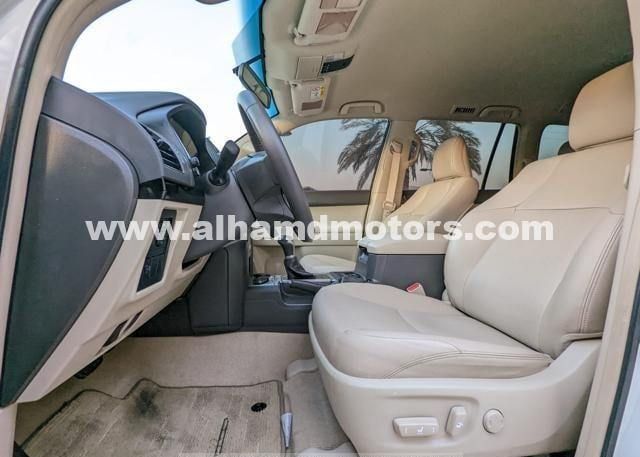 Подержанный Toyota Land Cruiser Prado 150 Series Рестайлинг 2, 4.0 л, 2019 в Дубае от Alhamd Motors Белый цвет. Other | AUTO.AE