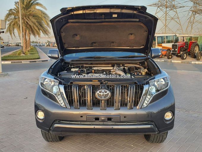 Подержанный Toyota Land Cruiser Prado 150 Series Рестайлинг 1, 3.0 л, 2013 в Дубае от Alhamd Motors Серый цвет. Other | AUTO.AE