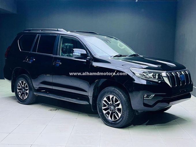 Подержанный Toyota Land Cruiser Prado 150 Series Рестайлинг 2, 2.8 л, 2019 в Дубае от Alhamd Motors Черный цвет. Other | AUTO.AE