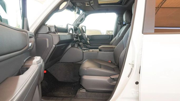 Новый Toyota Land Cruiser Prado 250 Series, 2.7 л, 2025 в Дубае от Ibitisam Motors Белый цвет.  | AUTO.AE