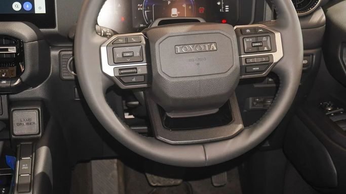 Новый Toyota Land Cruiser Prado 250 Series, 2.7 л, 2025 в Дубае от Ibitisam Motors Белый цвет.  | AUTO.AE