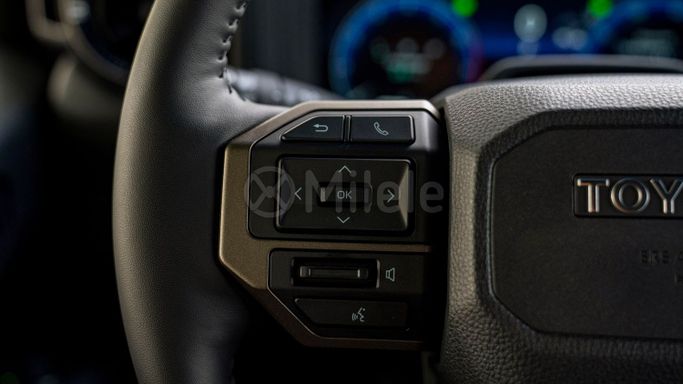 جديدة Toyota Land Cruiser Prado 250 Series, 2.4 l, 2024 في في دبي من Milele، اللون رمادي. أخرى | AUTO.AE