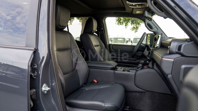 جديدة Toyota Land Cruiser Prado 250 Series, 2.4 l, 2024 في في دبي من Milele، اللون رمادي. أخرى | AUTO.AE