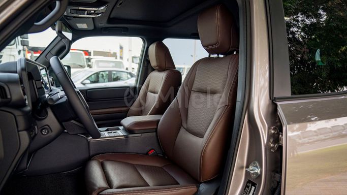 جديدة Toyota Land Cruiser Prado 250 Series, 2.4 l, 2024 في في دبي من Milele، اللون برونزي. أخرى | AUTO.AE