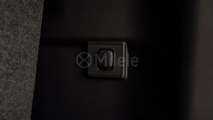 جديدة Toyota Land Cruiser Prado 250 Series, 2.4 l, 2024 في في دبي من Milele، اللون أسود. أخرى | AUTO.AE