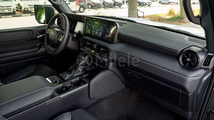 جديدة Toyota Land Cruiser Prado 250 Series, 2.4 l, 2024 في في دبي من Milele، اللون أسود. أخرى | AUTO.AE