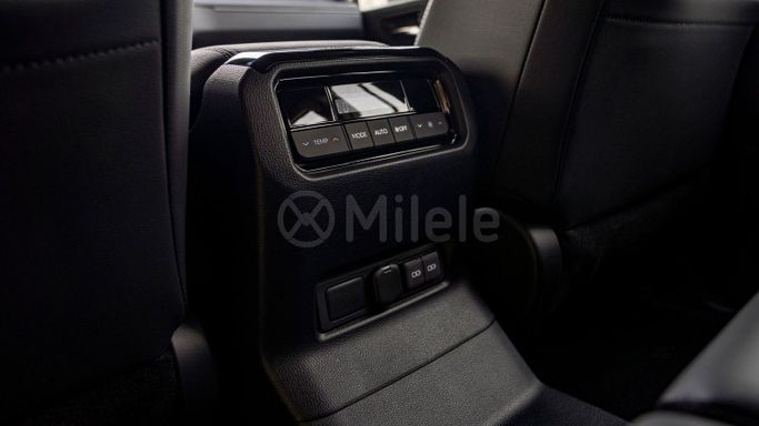 جديدة Toyota Land Cruiser Prado 250 Series, 2.4 l, 2024 في في دبي من Milele، اللون أسود. أخرى | AUTO.AE