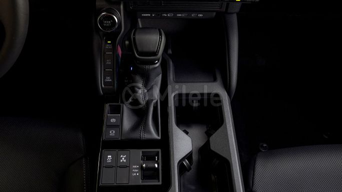 جديدة Toyota Land Cruiser Prado 250 Series, 2.4 l, 2024 في في دبي من Milele، اللون أسود. أخرى | AUTO.AE