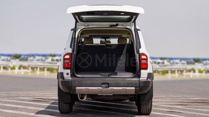 جديدة Toyota Land Cruiser Prado 250 Series, 2.4 l, 2024 في في دبي من Milele، اللون أبيض. أخرى | AUTO.AE