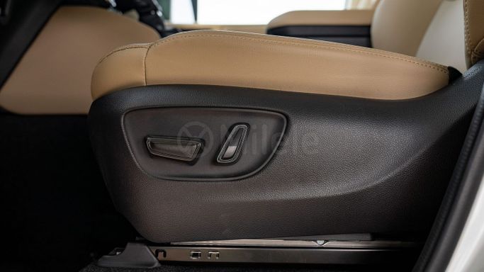 جديدة Toyota Land Cruiser Prado 250 Series, 2.4 l, 2024 في في دبي من Milele، اللون أبيض. أخرى | AUTO.AE