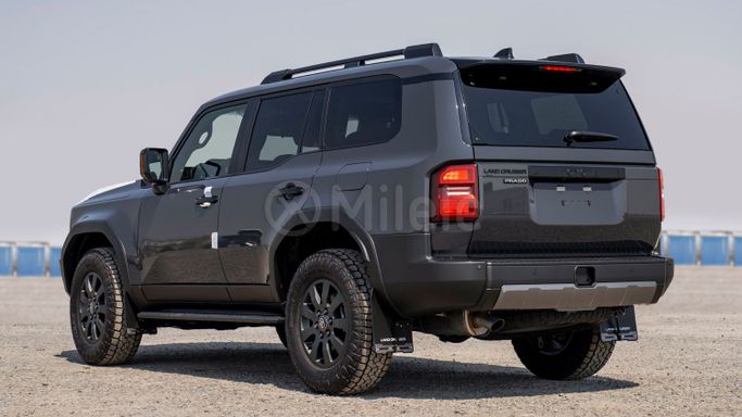 جديدة Toyota Land Cruiser Prado 250 Series, 2.4 l, 2025 في في دبي من Milele، اللون رمادي. أخرى | AUTO.AE