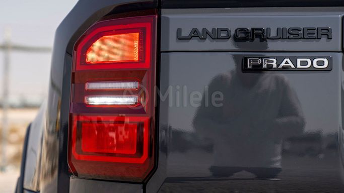 جديدة Toyota Land Cruiser Prado 250 Series, 2.4 l, 2025 في في دبي من Milele، اللون رمادي. أخرى | AUTO.AE