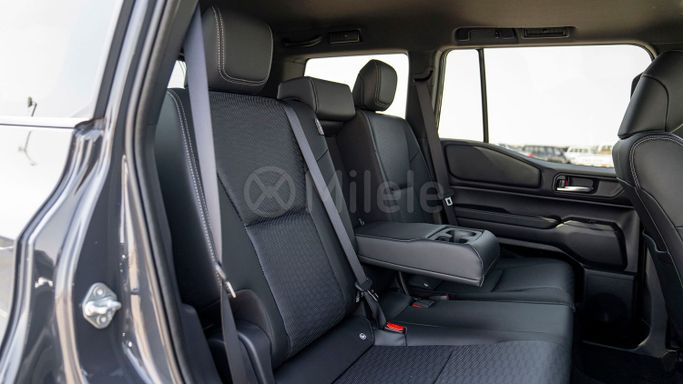 جديدة Toyota Land Cruiser Prado 250 Series, 2.4 l, 2025 في في دبي من Milele، اللون رمادي. أخرى | AUTO.AE