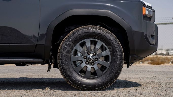 جديدة Toyota Land Cruiser Prado 250 Series, 2.4 l, 2025 في في دبي من Milele، اللون رمادي. أخرى | AUTO.AE