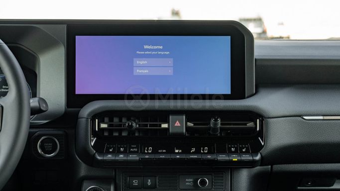 جديدة Toyota Land Cruiser Prado 250 Series, 2.8 l, 2024 في في دبي من Milele، اللون أبيض. أخرى | AUTO.AE