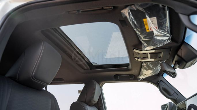 جديدة Toyota Land Cruiser Prado 250 Series, 2.8 l, 2024 في في دبي من Milele، اللون أبيض. أخرى | AUTO.AE